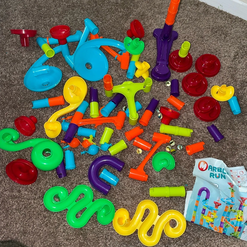 Small marble maze run toy